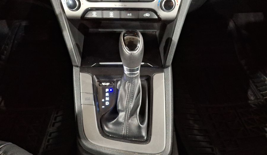 Hyundai Elantra 2.0 LIMITED TECH NAVI AT Sedan 2017