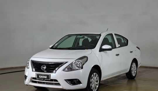 Nissan • Versa