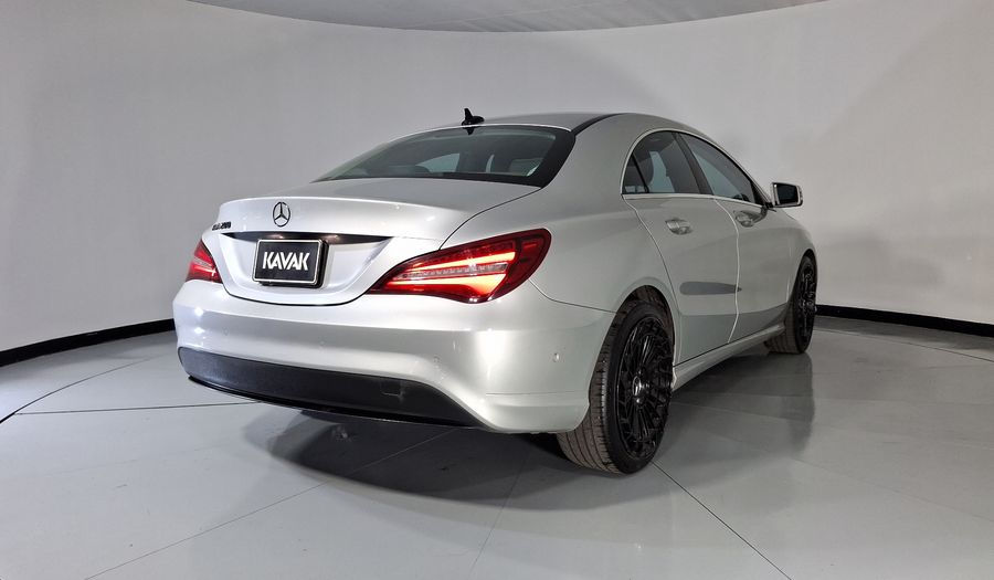 Mercedes Benz Clase Cla 1.6 CLA 200 SPORT DCT Coupe 2019