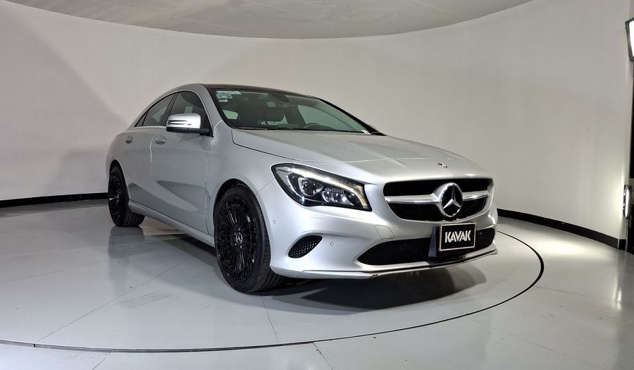 Mercedes Benz Clase Cla 1.6 CLA 200 SPORT DCT Coupe 2019