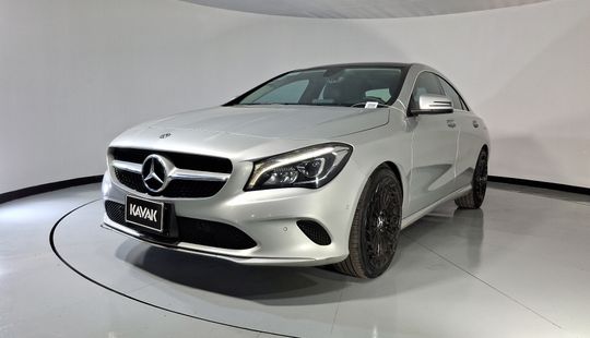 Mercedes Benz • Clase CLA