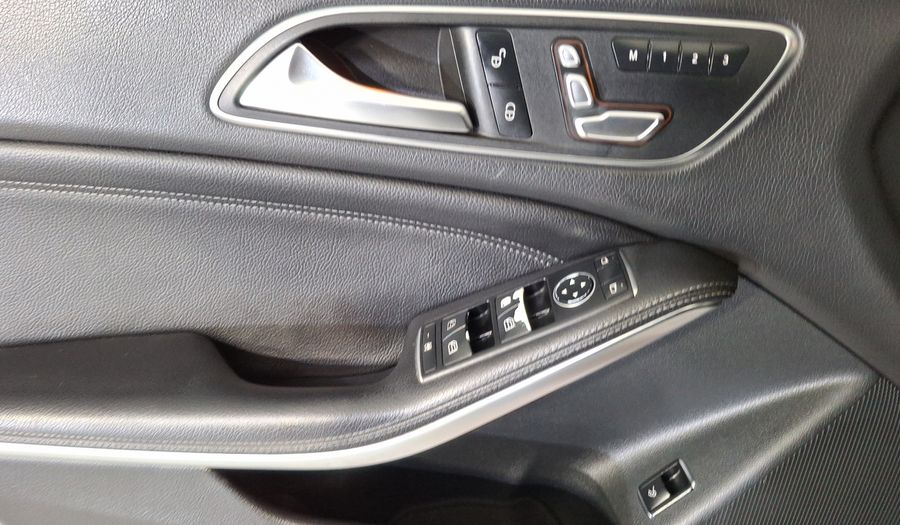 Mercedes Benz Clase Cla 1.6 CLA 200 SPORT DCT Coupe 2019