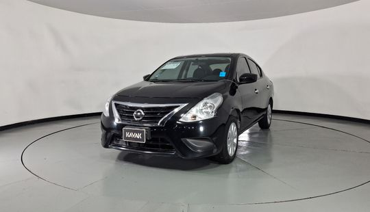 Nissan • Versa