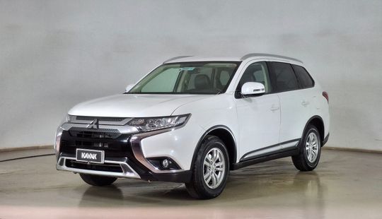 Mitsubishi • Outlander