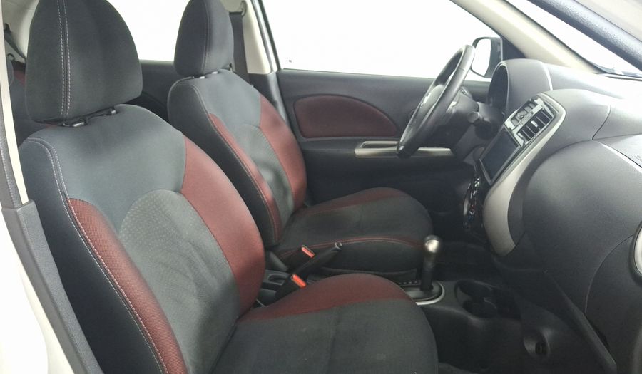 Nissan March 1.6 EXCLUSIVE BI-TONO AUTO Hatchback 2019
