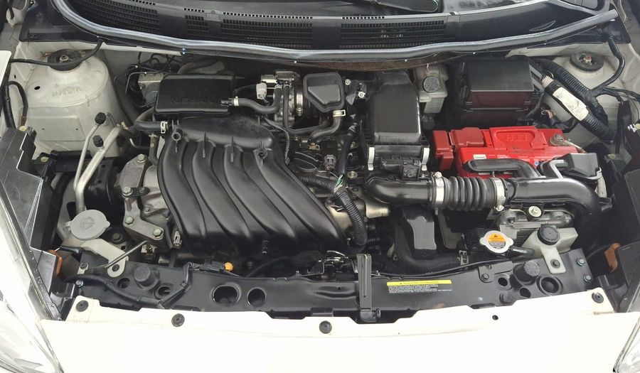 Nissan March 1.6 EXCLUSIVE BI-TONO AUTO Hatchback 2019