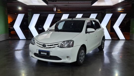 Toyota • Etios