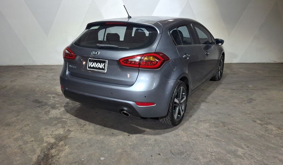 Kia Forte 2.0 SX MT Hatchback 2017