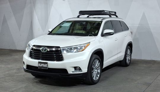 Toyota • Highlander