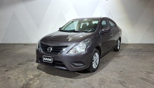 Nissan • Versa