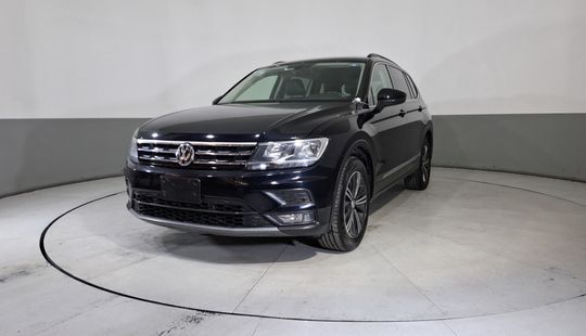 Volkswagen • Tiguan