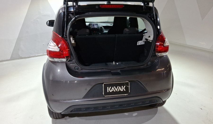 Fiat Mobi 1.0 TREKKING Hatchback 2021