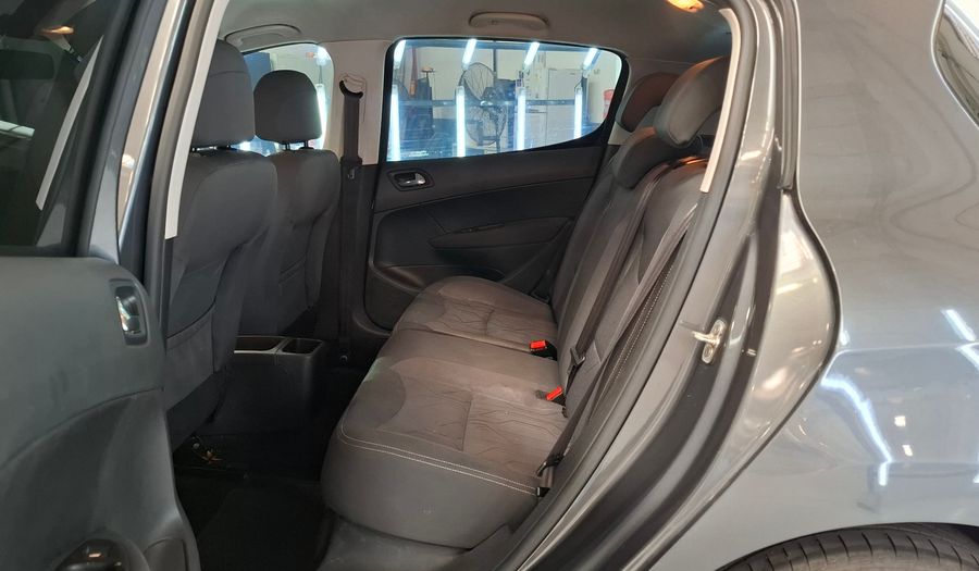 Peugeot 308 1.6 ACTIVE Hatchback 2016