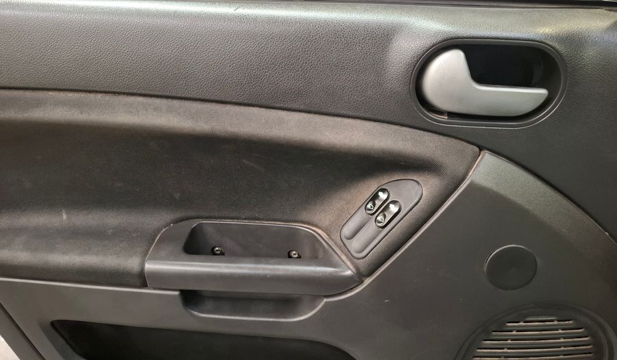 Ford Fiesta 1.6 AMBIENTE Hatchback 2011