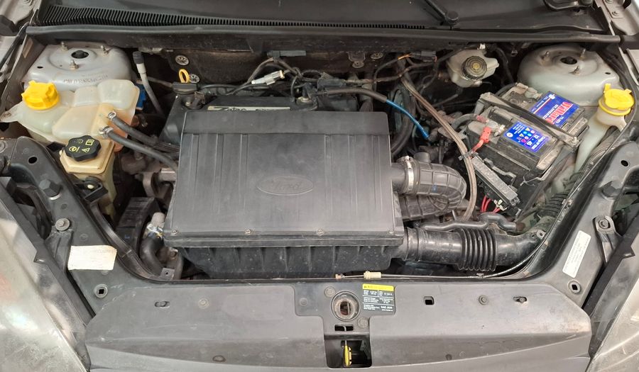 Ford Fiesta 1.6 AMBIENTE Hatchback 2011