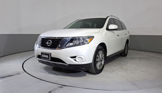Nissan • Pathfinder