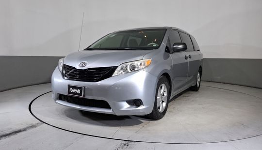 Toyota • Sienna