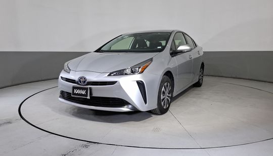 Toyota • Prius