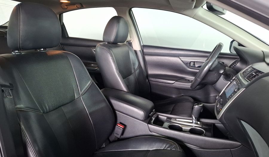 Nissan Altima 2.5 ADVANCE NAVI CVT Sedan 2017