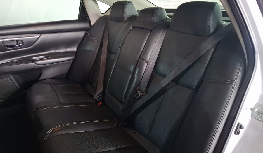 Nissan Altima 2.5 ADVANCE NAVI CVT Sedan 2017