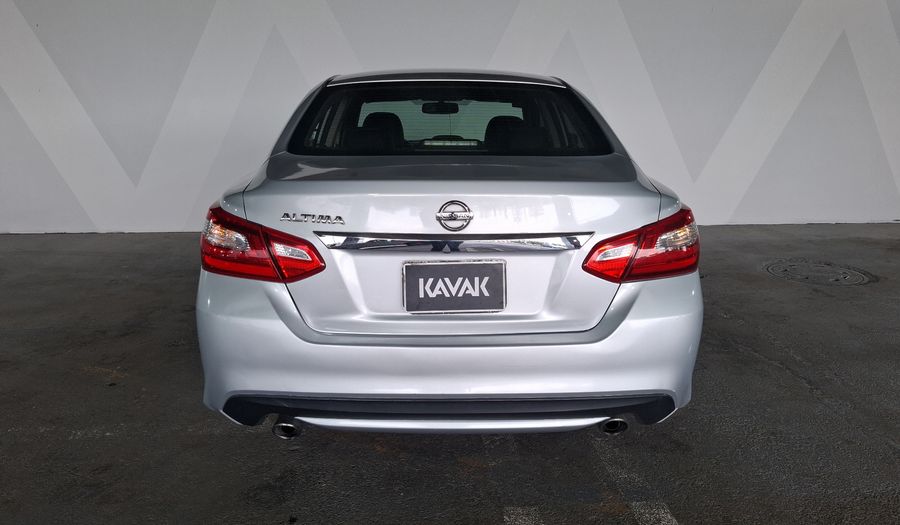 Nissan Altima 2.5 ADVANCE NAVI CVT Sedan 2017