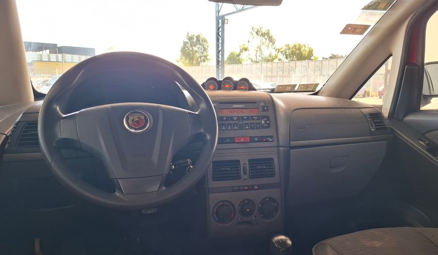 Fiat Idea 1.6 ADVENTURE 16V Minivan 2011