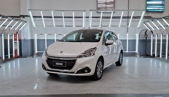 Peugeot • 208