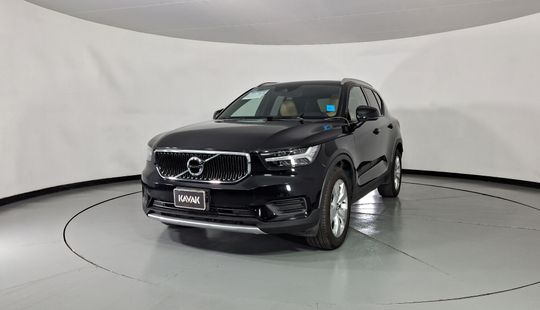Volvo • XC40