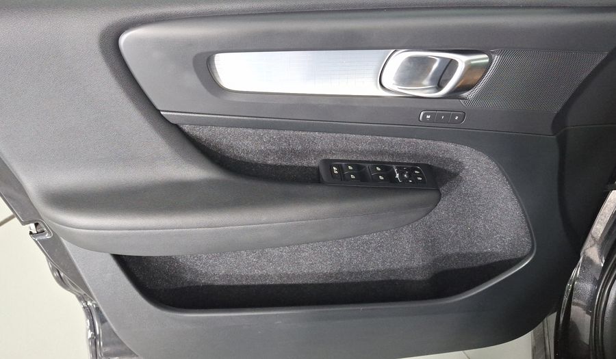 Volvo Xc40 2.0 MOMENTUM T5 AUTO 4WD Suv 2019
