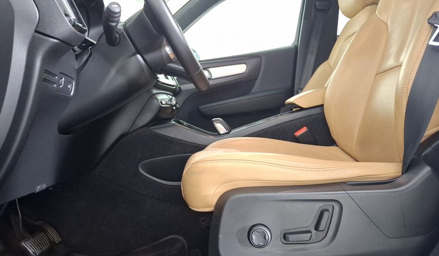 Volvo Xc40 2.0 MOMENTUM T5 AUTO 4WD Suv 2019