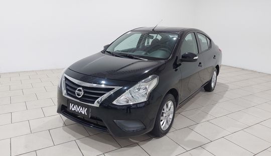 Nissan • Versa