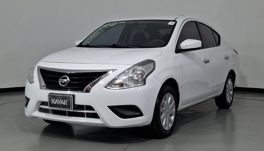 Nissan • Versa