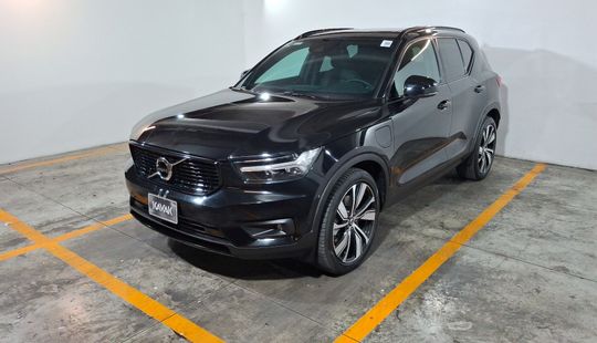 Volvo • XC40