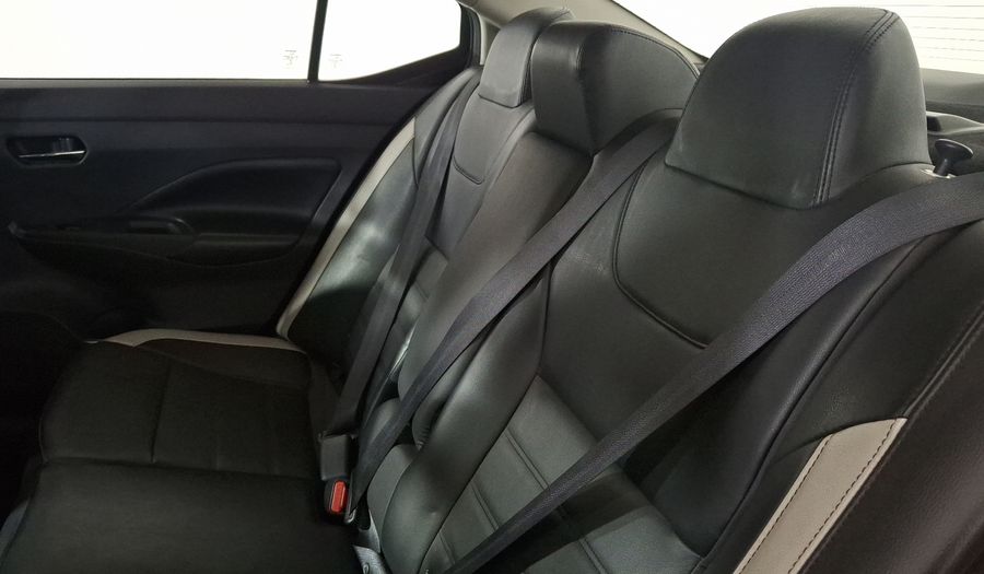 Nissan Versa 1.6 PLATINUM CVT Sedan 2021