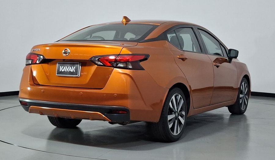 Nissan Versa 1.6 PLATINUM CVT Sedan 2021