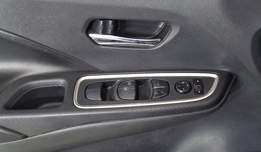 Nissan Versa 1.6 PLATINUM CVT Sedan 2021