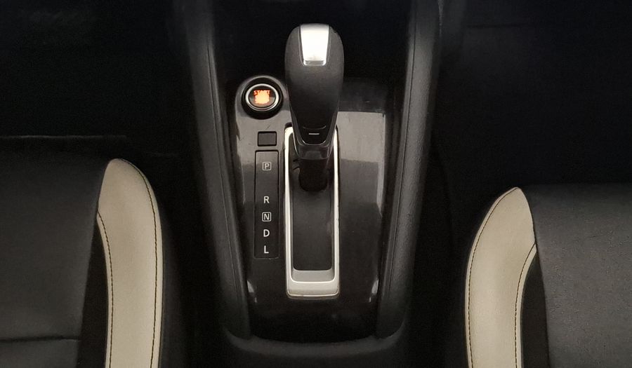 Nissan Versa 1.6 PLATINUM CVT Sedan 2021