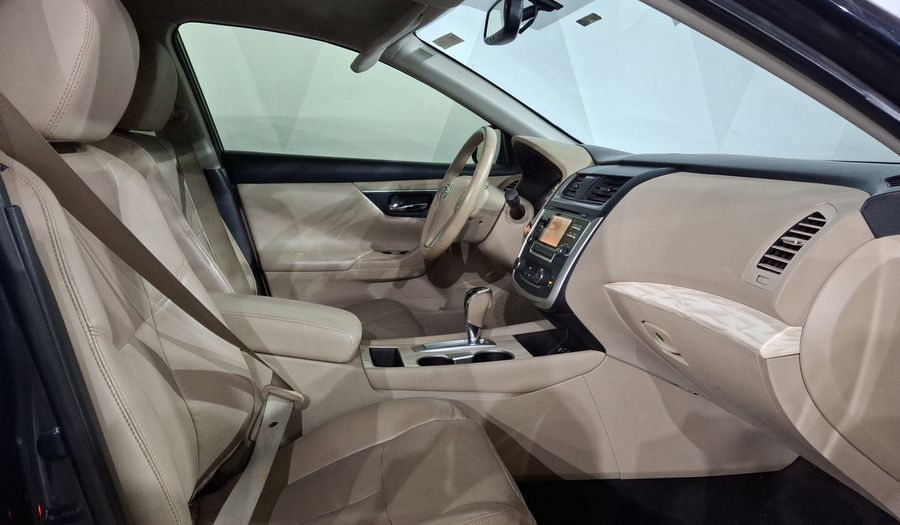 Nissan Altima 2.5 ADVANCE CVT Sedan 2017