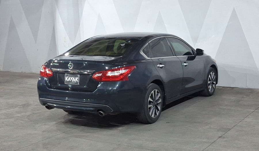 Nissan Altima 2.5 ADVANCE CVT Sedan 2017