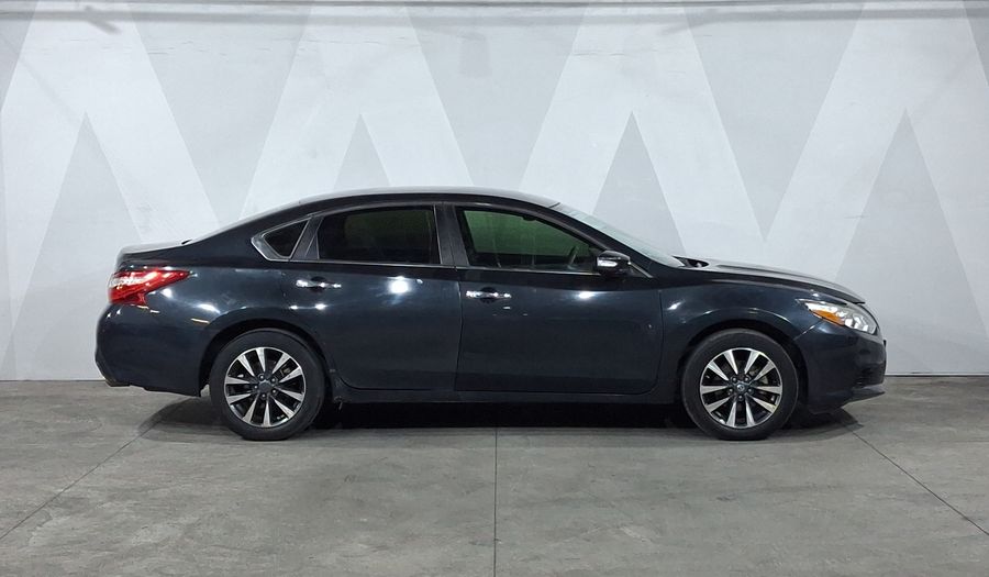 Nissan Altima 2.5 ADVANCE CVT Sedan 2017