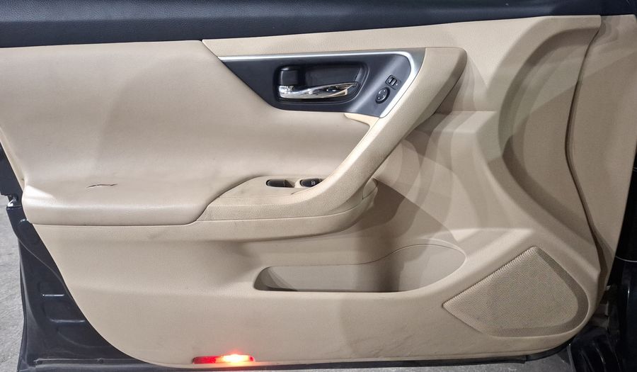 Nissan Altima 2.5 ADVANCE CVT Sedan 2017