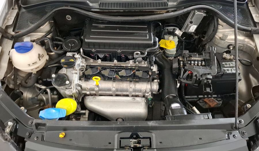 Volkswagen Vento 1.6 HIGHLINE MT Sedan 2014