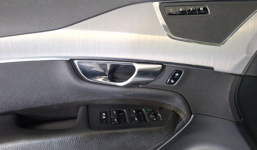 Volvo Xc90 2.0 B6 MHEV MOMENTUM AUTO AWD Suv 2022