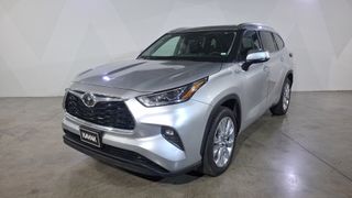 Toyota • Highlander