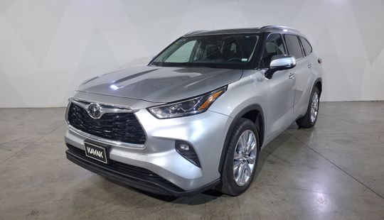 Toyota • Highlander