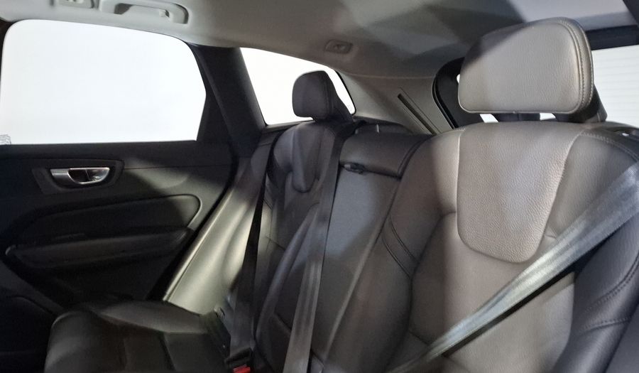 Volvo Xc60 2.0 B5 MHEV PLUS AUTO AWD Suv 2023