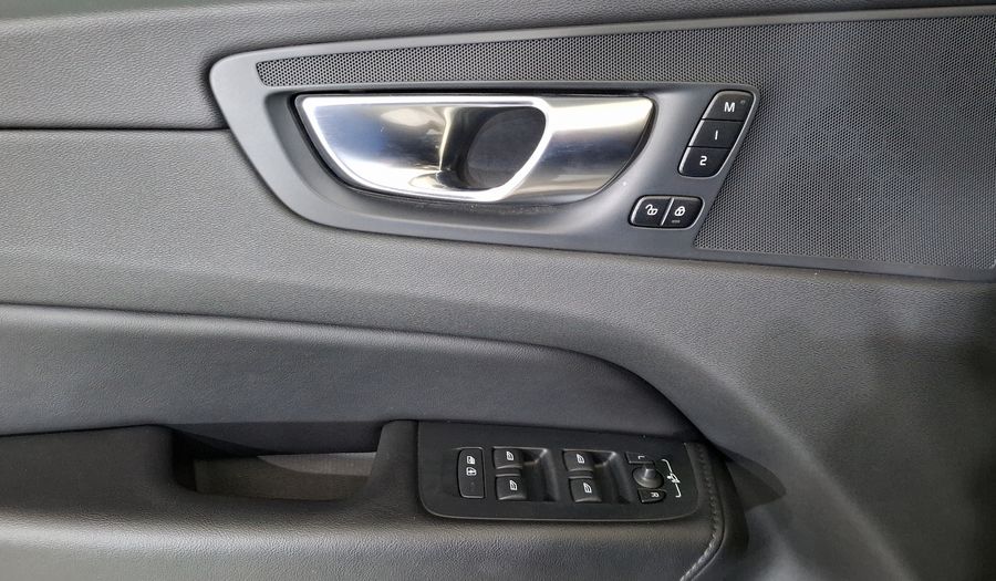 Volvo Xc60 2.0 B5 MHEV PLUS AUTO AWD Suv 2023