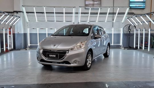 Peugeot • 208