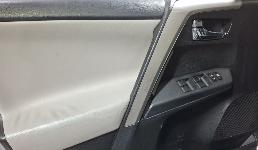 Toyota Rav4 2.5 XLE AWD AT Suv 2016