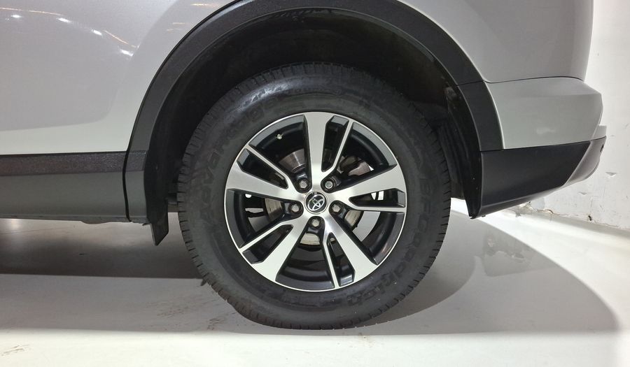 Toyota Rav4 2.5 XLE AWD AT Suv 2016